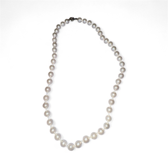 None Jewelry - Elegant Cream Pearl Necklace